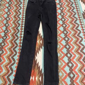 Black ripped skinny jeans